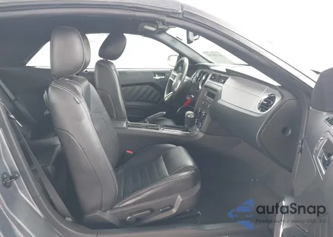 2011 Ford Mustang V6 Premium from USA, damaged, VIN 1ZVBP8EM3B5107464